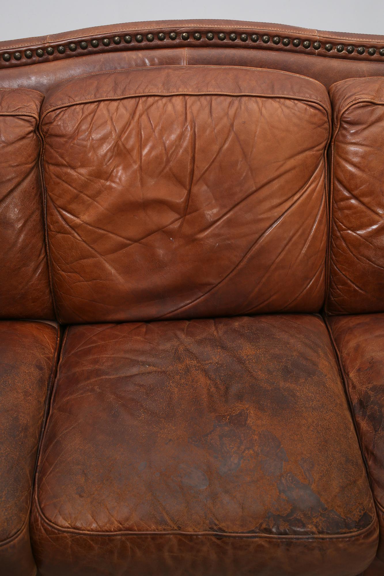 SOFFA, Chesterfield-typ, 1900-talets sista del.