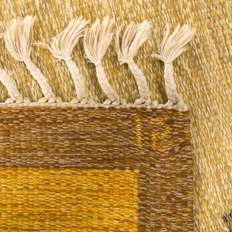 INGEGERD SILOW, a signed flat weave carpet ca 234 x 168 cm.