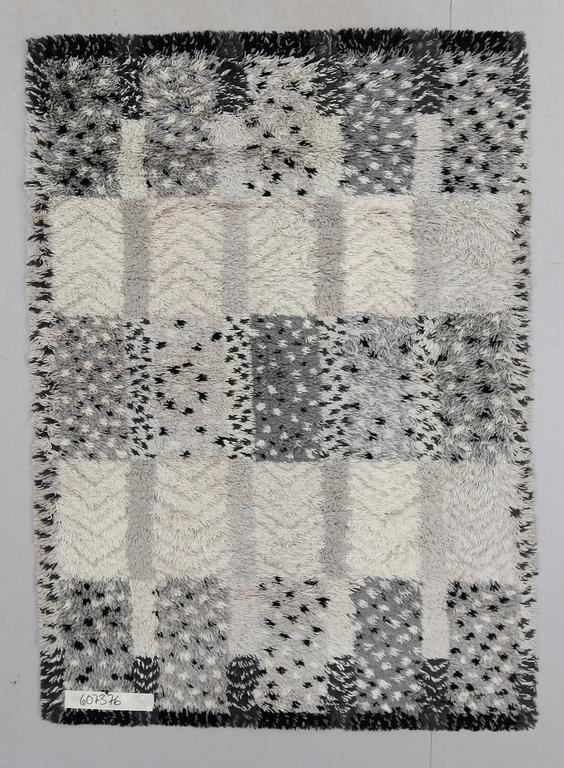 MATTA, rya, Marianne Richter för Östergyllen. Ca 195 x 140 cm.