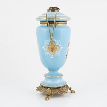 A kerosene porcelain lamp foot, late 19th century.