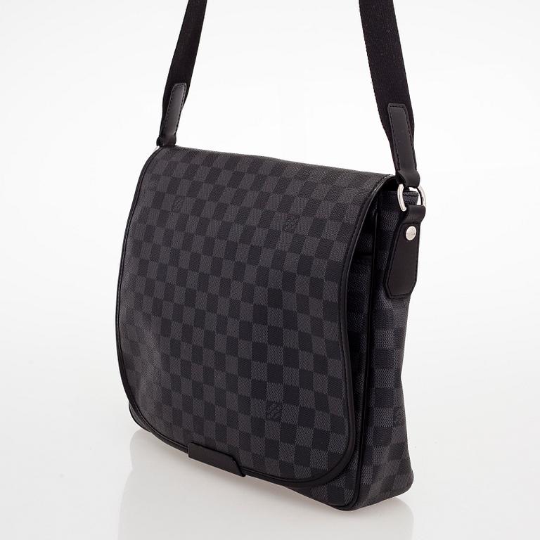 Louis Vuitton, "Daniel MM Messenger", väska.