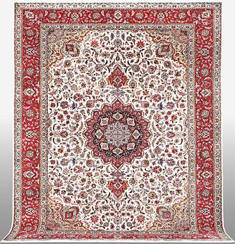 Matta, Täbriz part silk, 60 Raj, ca 361 X 253 cm. - Bukowskis