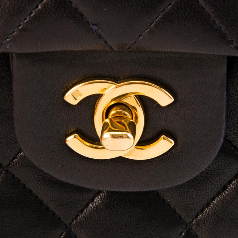 CHANEL, "Double Flap Bag", LAUKKU. 1994.