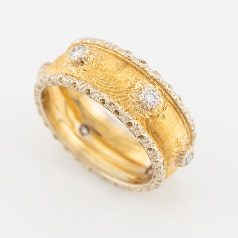 Ring, guld med briljantslipade diamanter.