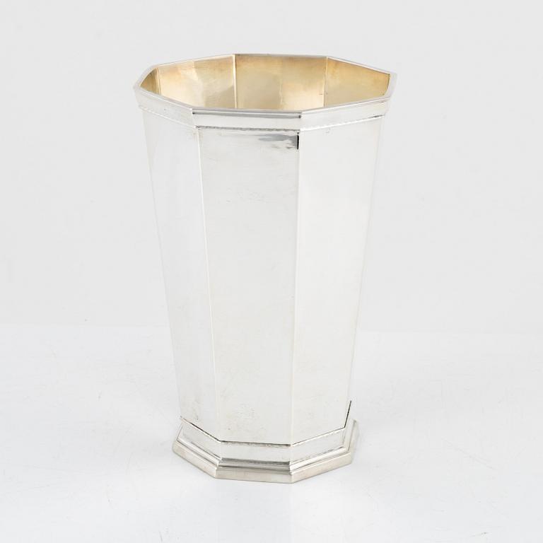 Jacob Ängman, vase, silver, GAB, Stockholm 1945.