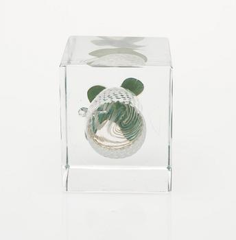 ÅRSKUB, glas, signerad Oiva Toikka, Nuutajärvi 1986, 568/2000.