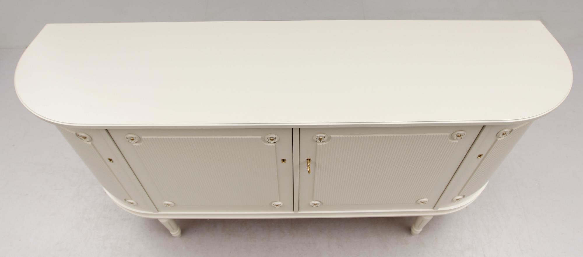 SIDEBOARD, gustaviansk stil, 1900-talets andra hälft.