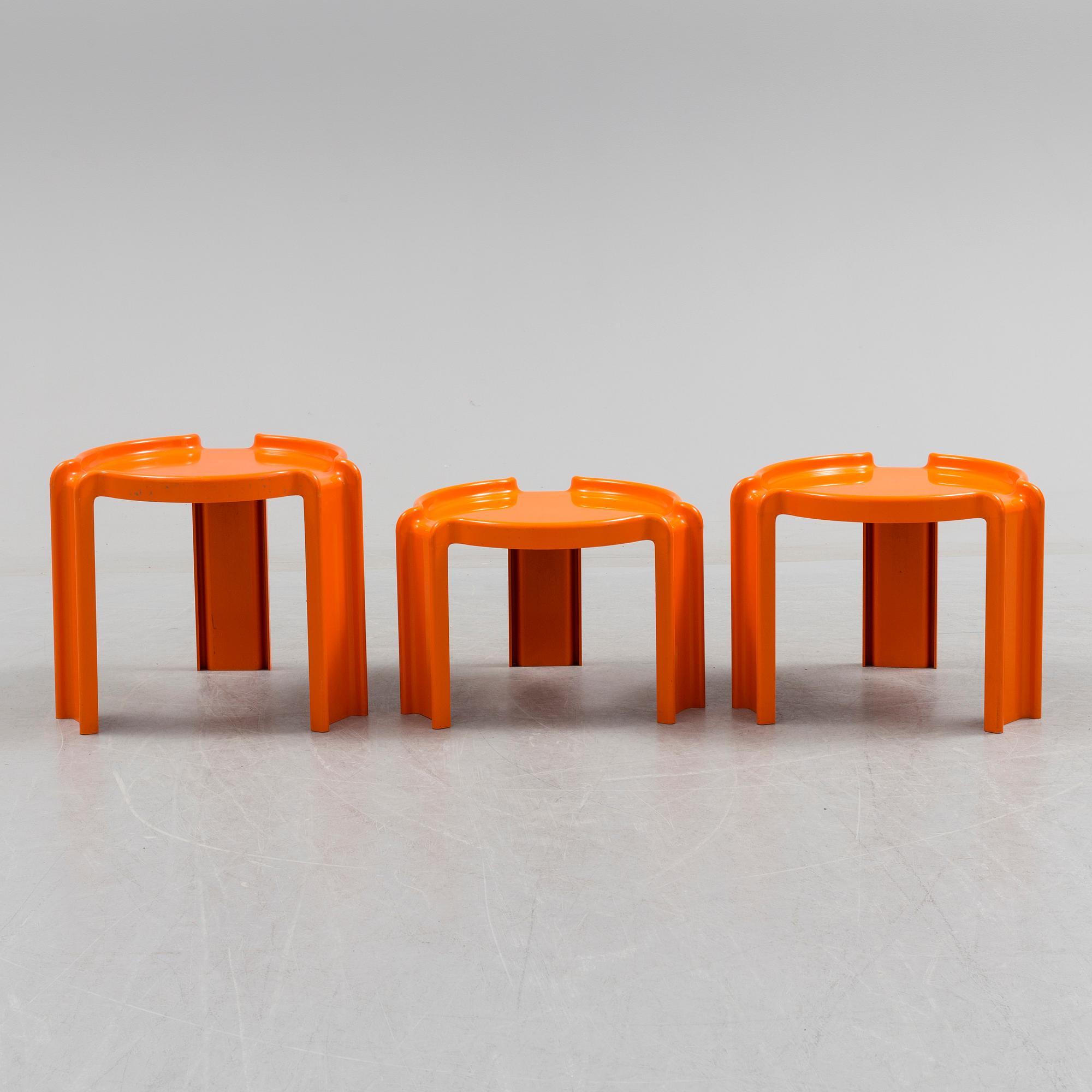 A set of three plastic nesting table probably Giotto Stoppino for Kartell. 1960s/1970s.