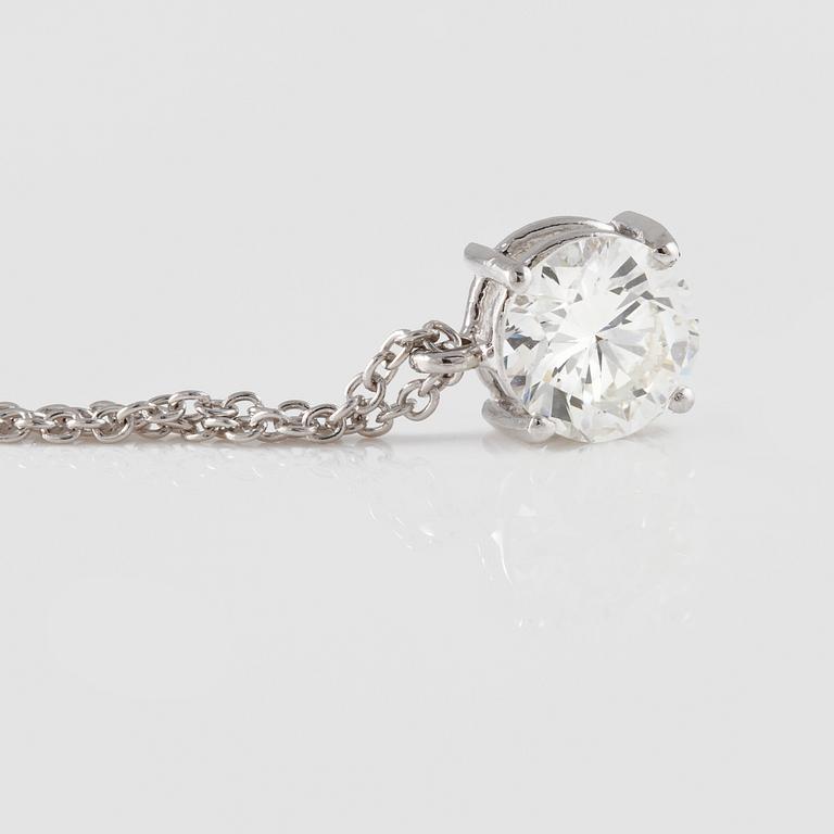 HÄNGE, 18K vitguld med briljantslipad diamant 1.02 ct. Vikt 2,9 gram.