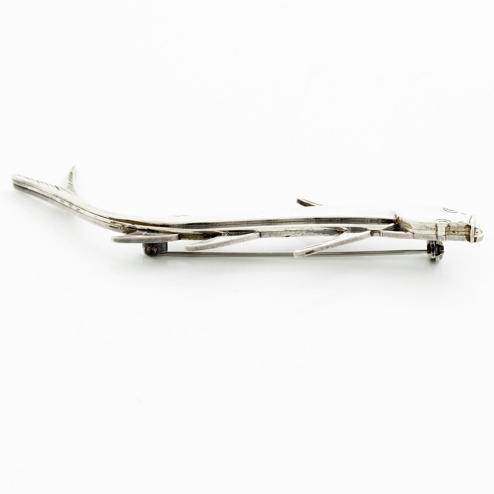 Wiwen Nilsson, brosch i form av fisk, sterlingsilver, Lund 1956.