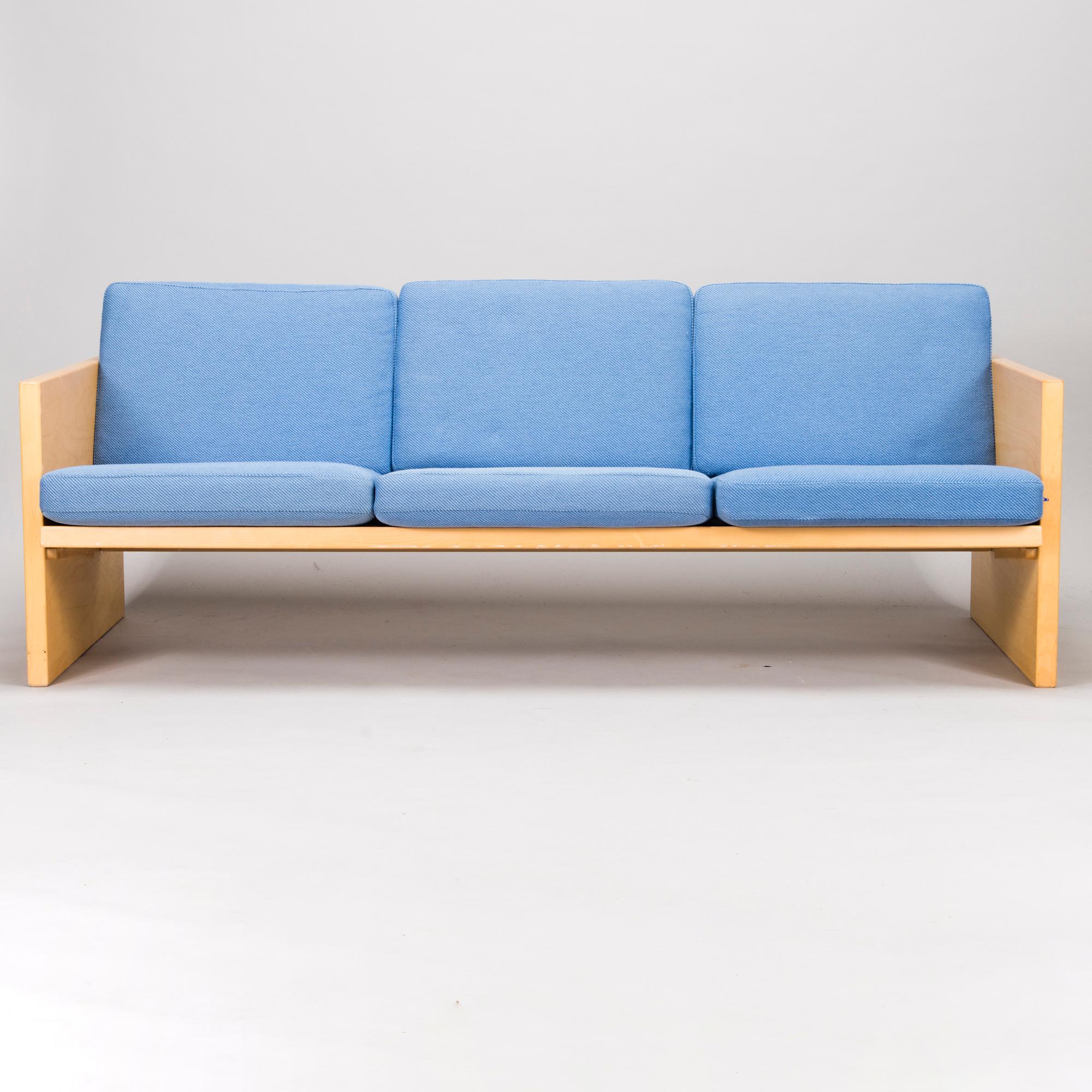 BEN AF SCHULTEN, a late 20th century '547A' sofa for Artek, Finland.