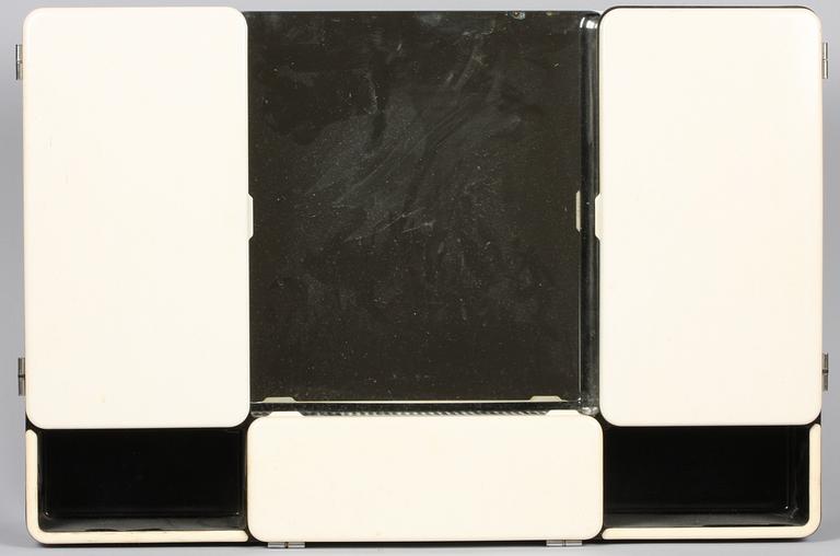 BADRUMSSKÅP, Italien.