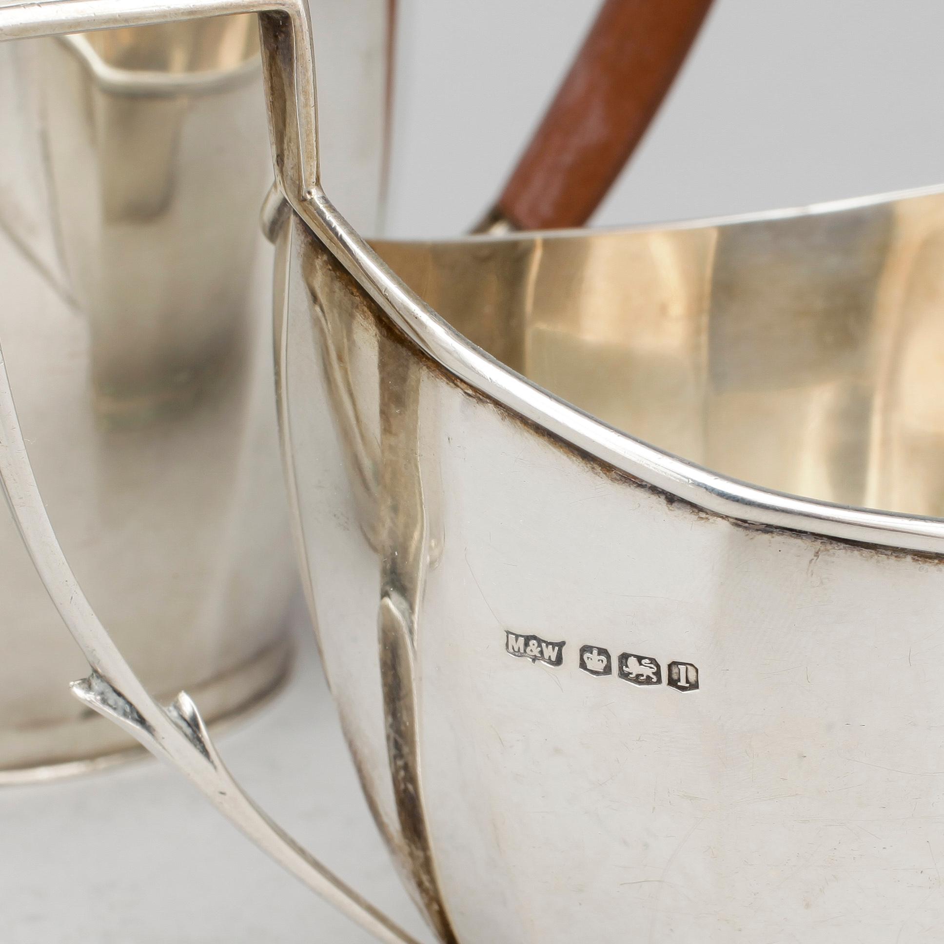 KAFFESERVIS, 3 delar, silver, Mappin & Webb, London, 1944. Tot vikt: 840 gram.