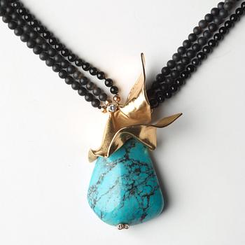 Kristian Nilsson, A Kristian Nilsson onyx and 18 k necklace with brilliant cut diamonds, ca 0.20 ct, turquoise coloured 'Eilat stone',