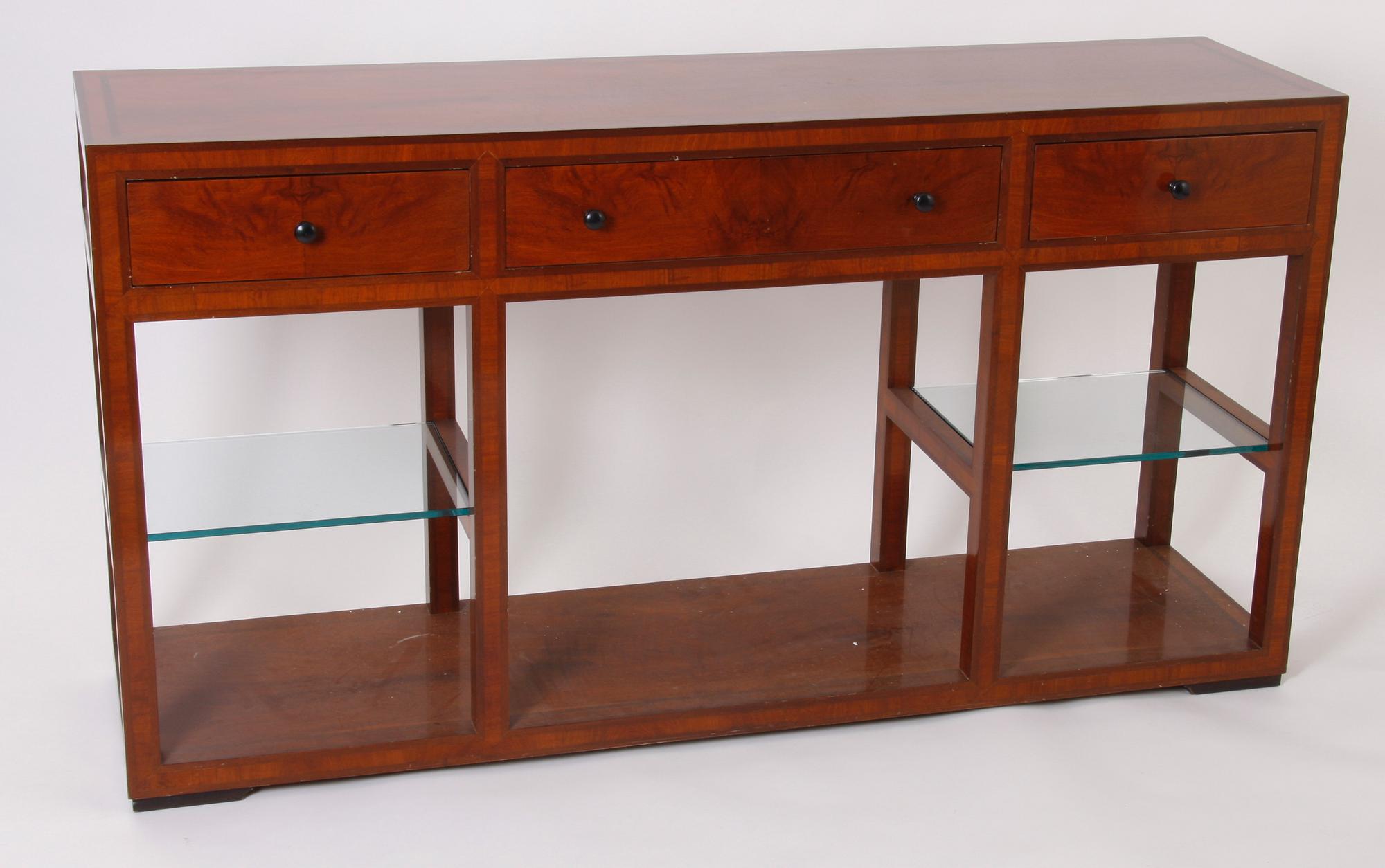SIDEBOARD, 1900-tal.
