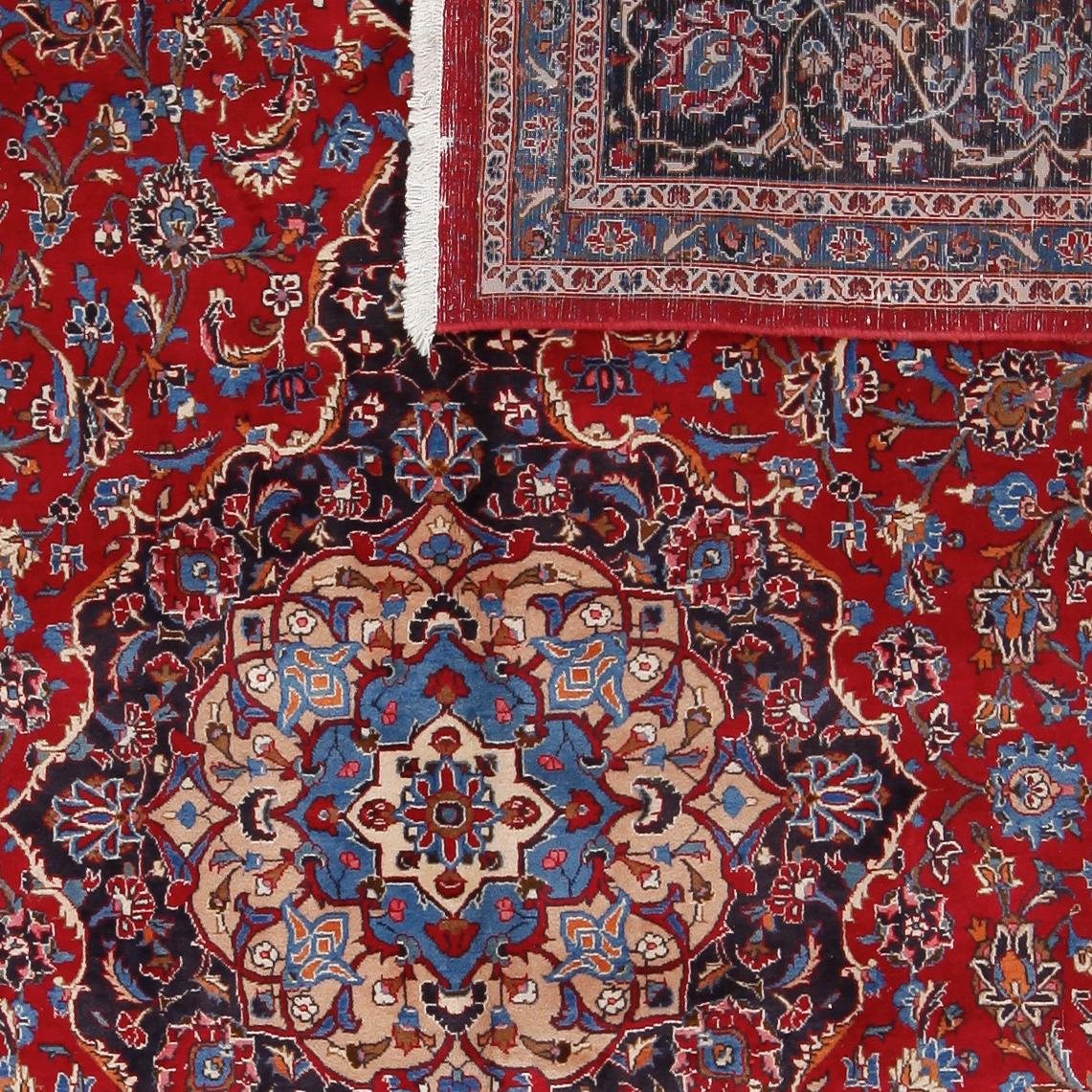 MATTA, Meshed, ca 383 x 293 cm.