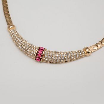 CHRISTIAN DIOR, halsband och ett par clips.