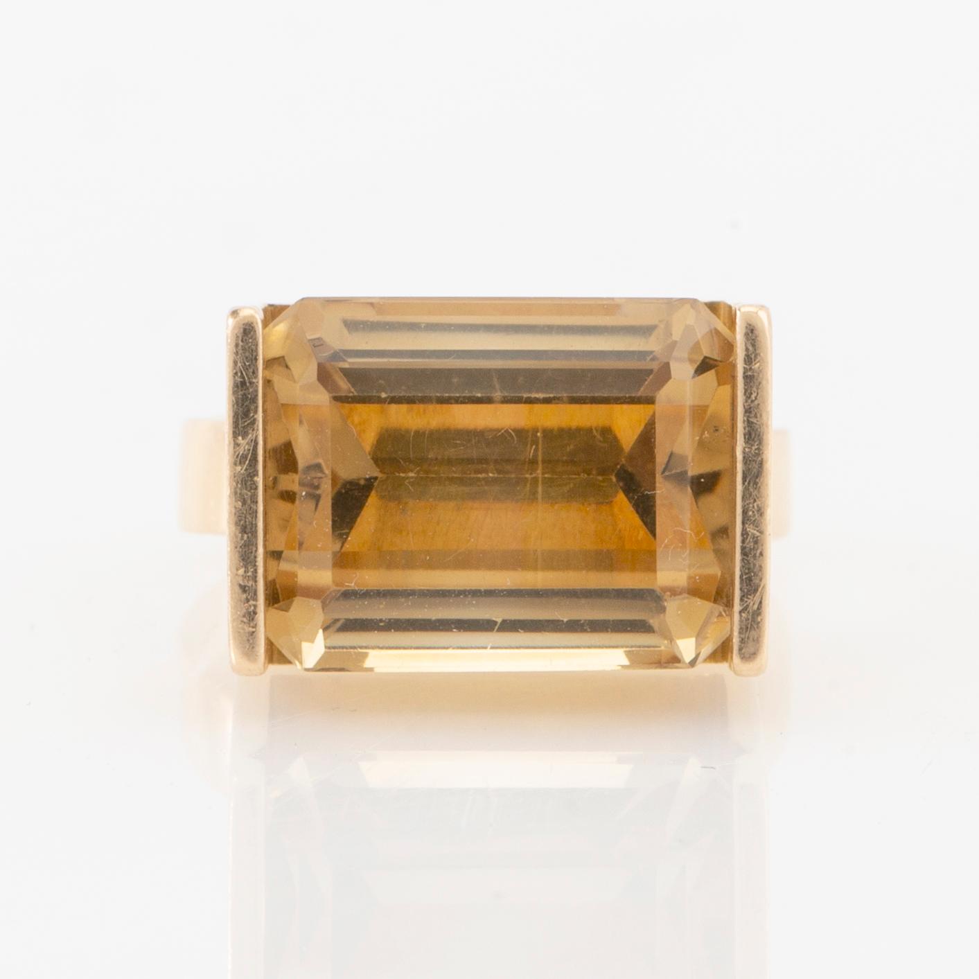Ring 18K gold with a step-cut citrine, Åke Stavenow Stockholm 1962.