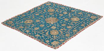 An 17th century silk 'Bocha' from the Ottoman empire, ca 99 x 94 cm.