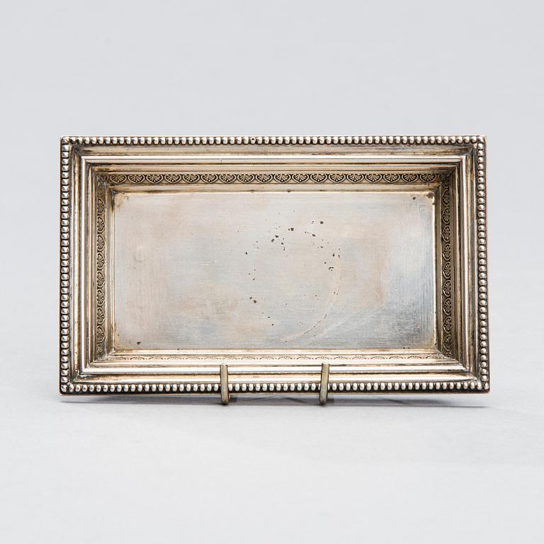 NÅLBRICKA, FABERGÉ, silver. St.Petersburg, ca 1900. Vikt 105 g.