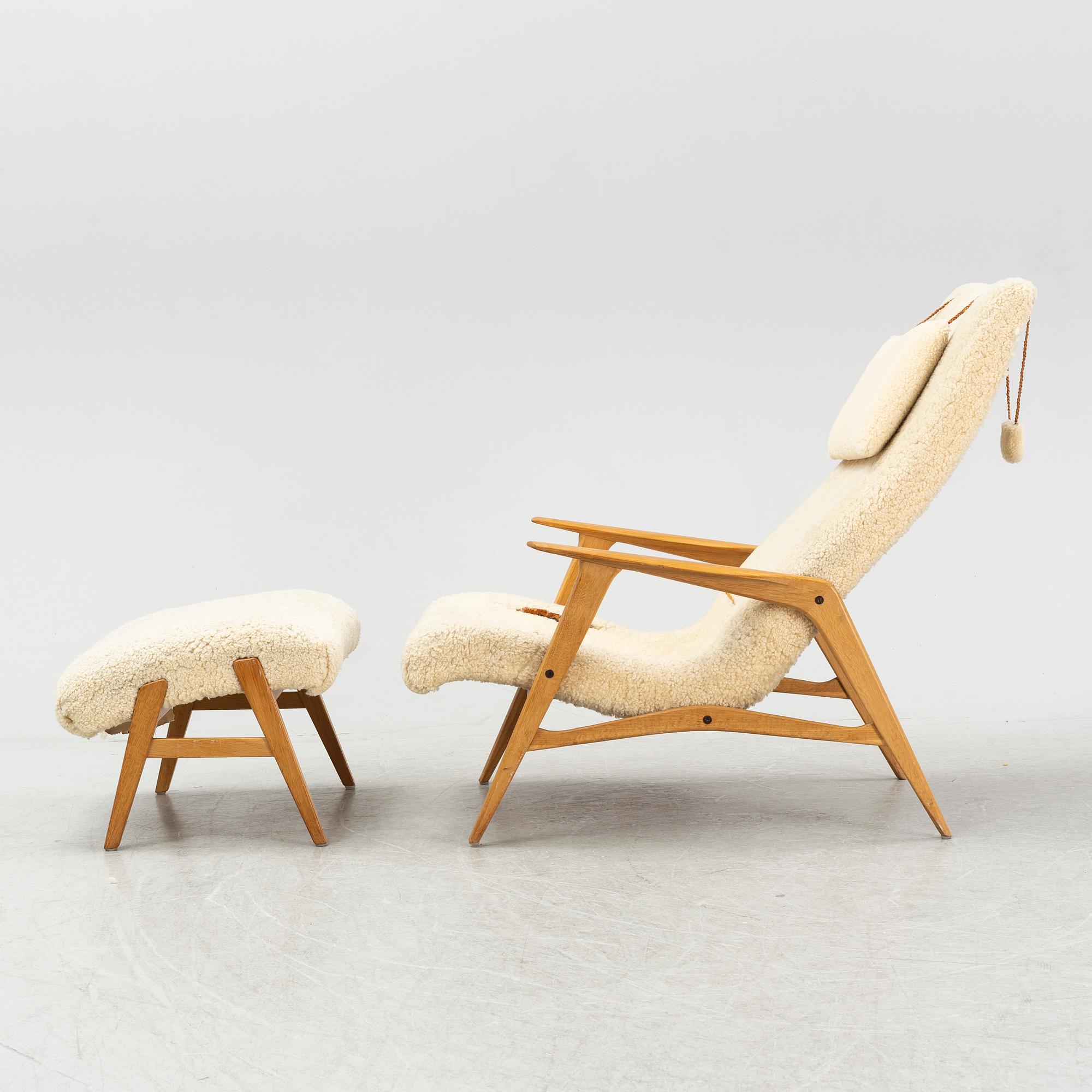 A 'Siesta' lounge chair and foot stool from JIO-möbler, 1960's.