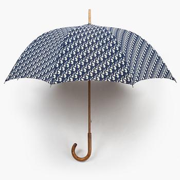 Christian Dior, an umbrella.