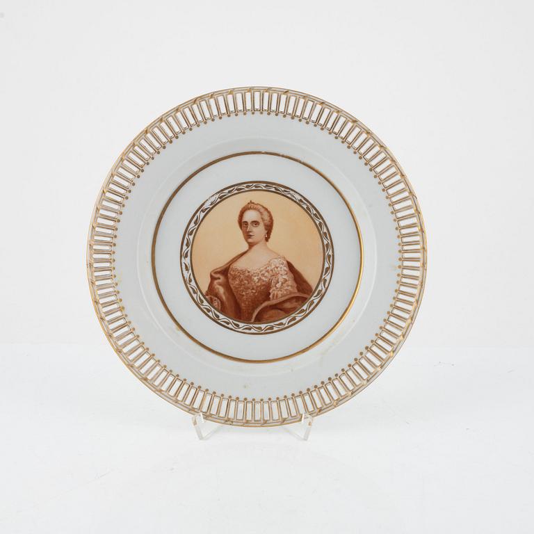 A pierced porcelain plate, KPM Berlin, 19th century.