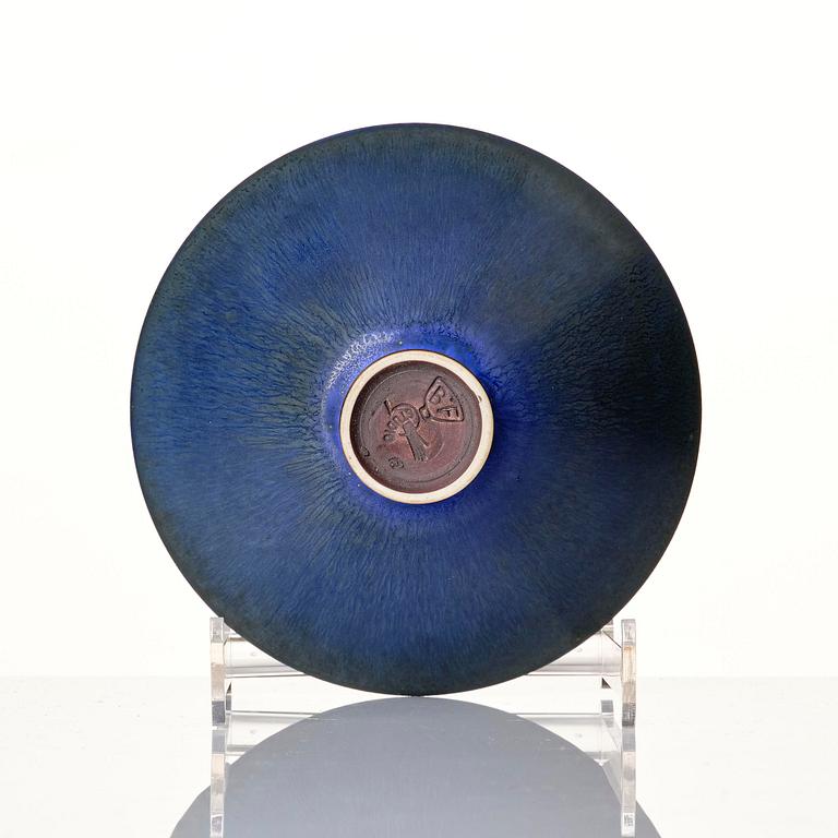 Berndt Friberg, a stoneware bowl and a vase, Gustavsberg Studio 1944-47 and 1957.
