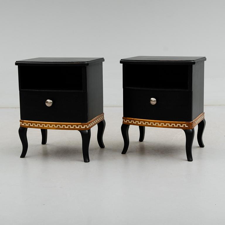 SÄNGBORD, 1 par, 1900-talets första hälft.