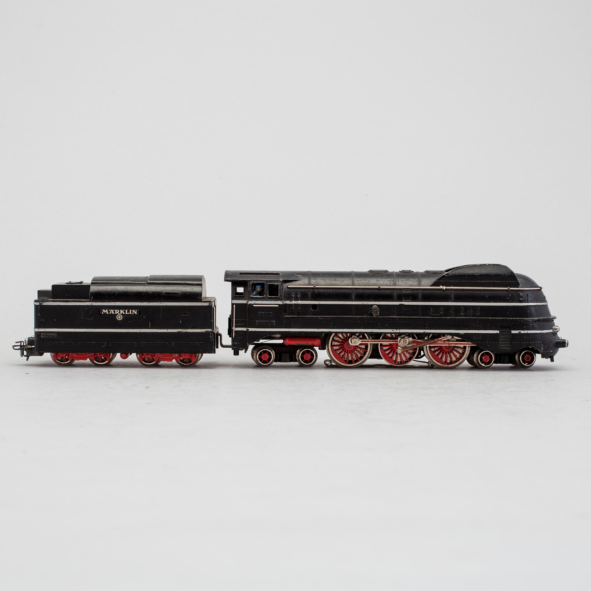 A Märklin streamlined locomotive SK800 3007 H0.