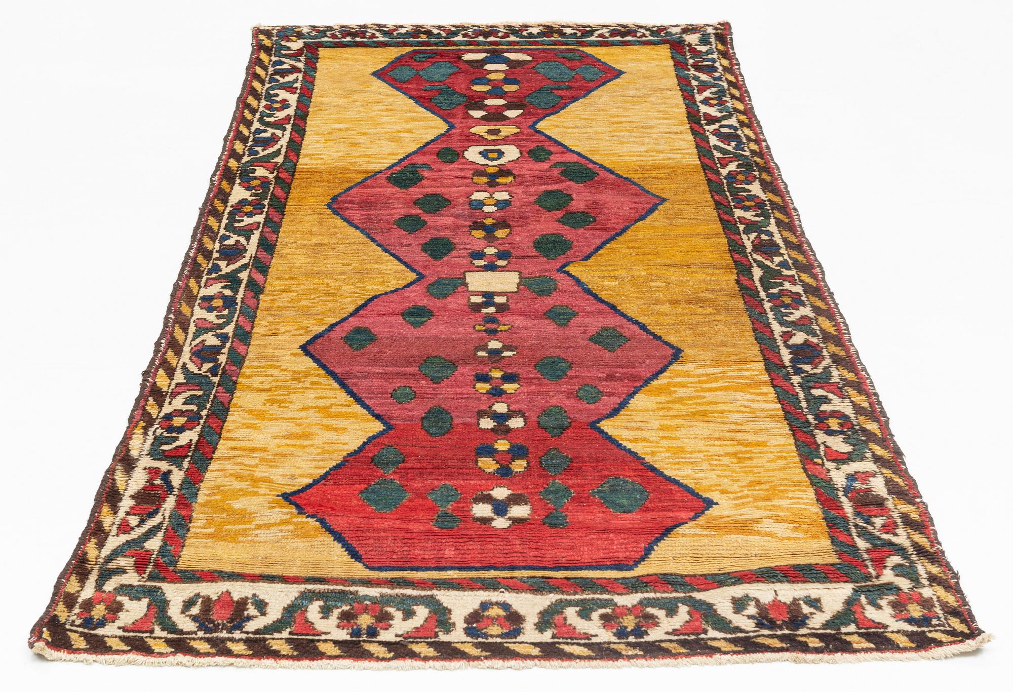 An antique Khersake-Bakthiari, ca 251 x 111-122 cm.