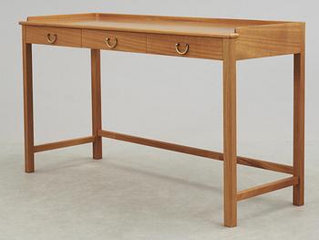 JOSEF FRANK, skrivbord, Firma Svenskt Tenn, modell 2115.