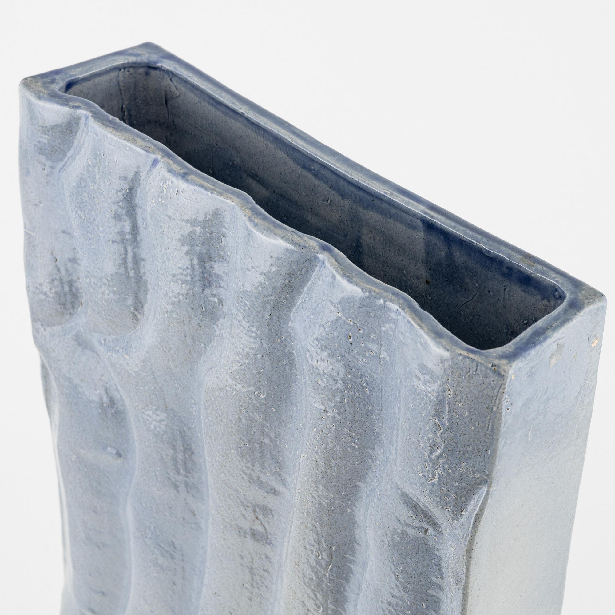 Irmtraud Paillard, a floor vase, Ugglarp, 2004.