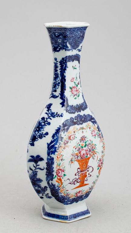 VAS, porslin, "Lowestoft", Kina, Qianlong 1736-1795.