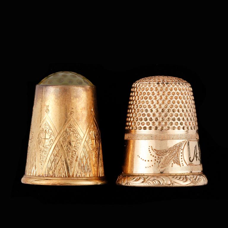 FINGERBORRAR, 2 st, 8 samt 18k guld. Total vikt ca 8,9 gram.