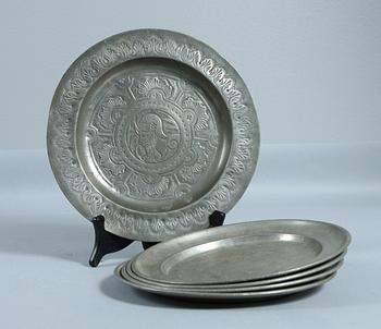 SKÅLFAT, 2 st och TALLRIKAR, 4+1, tenn, 1800-1900-tal.