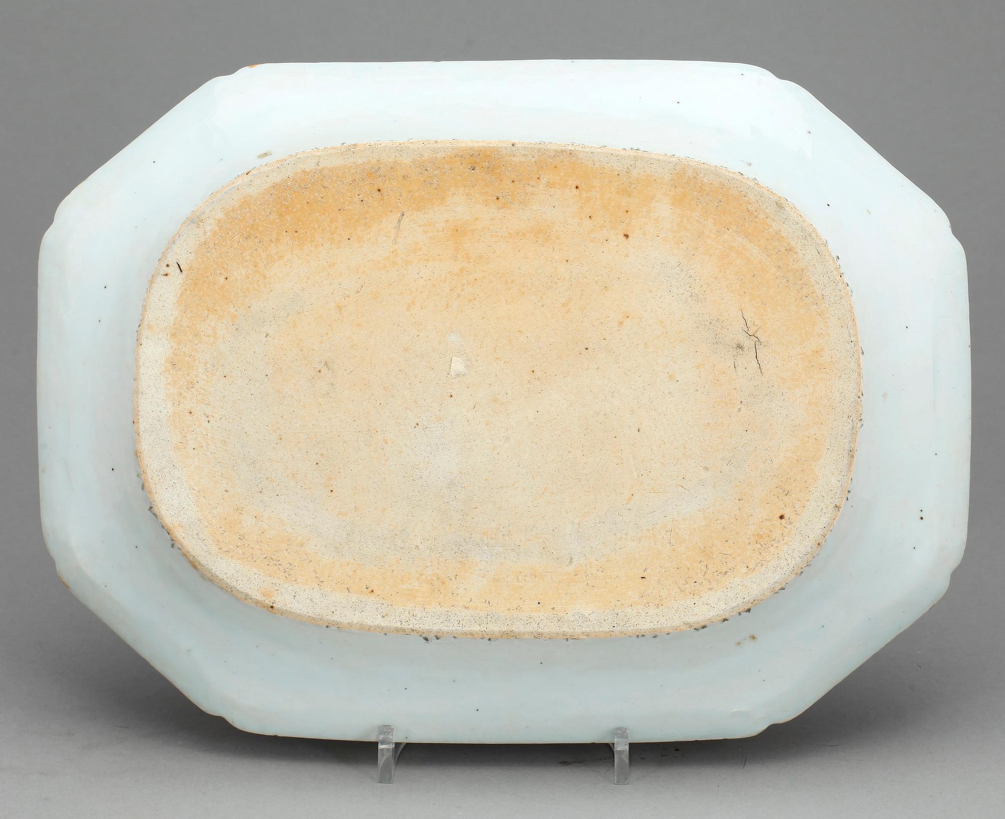 STEKFAT, porslin, Kina, Qingdynastin, 1700-tal.