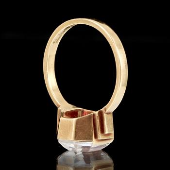 RING. 18k guld. Wiwen Nilsson, Lund 1953. Vikt tot ca 6 g.