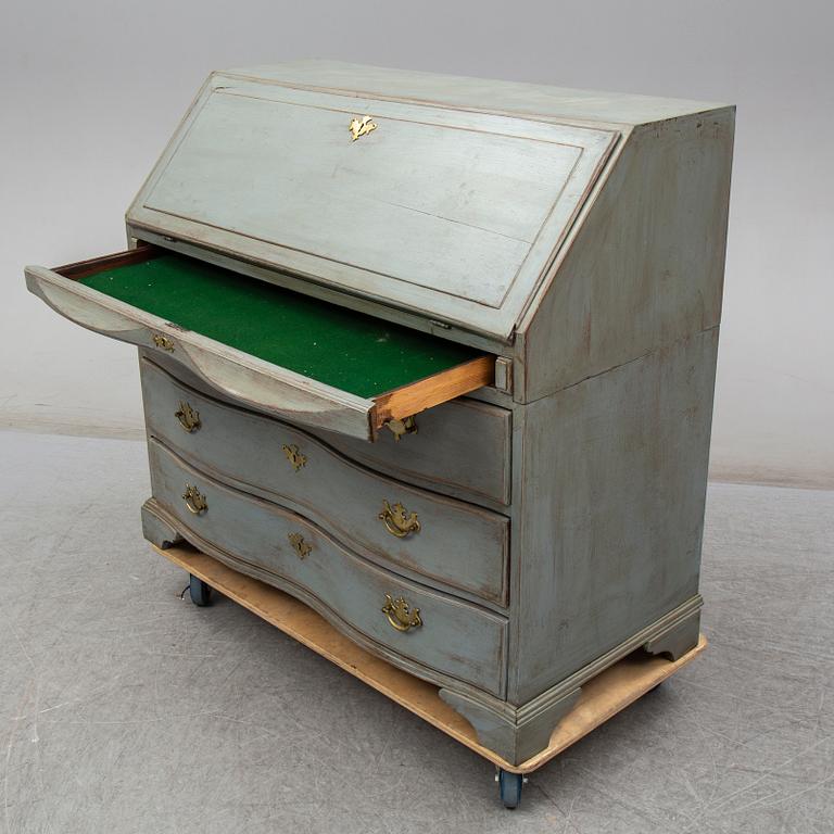 a secretaire from the first haöf of the 19th century.