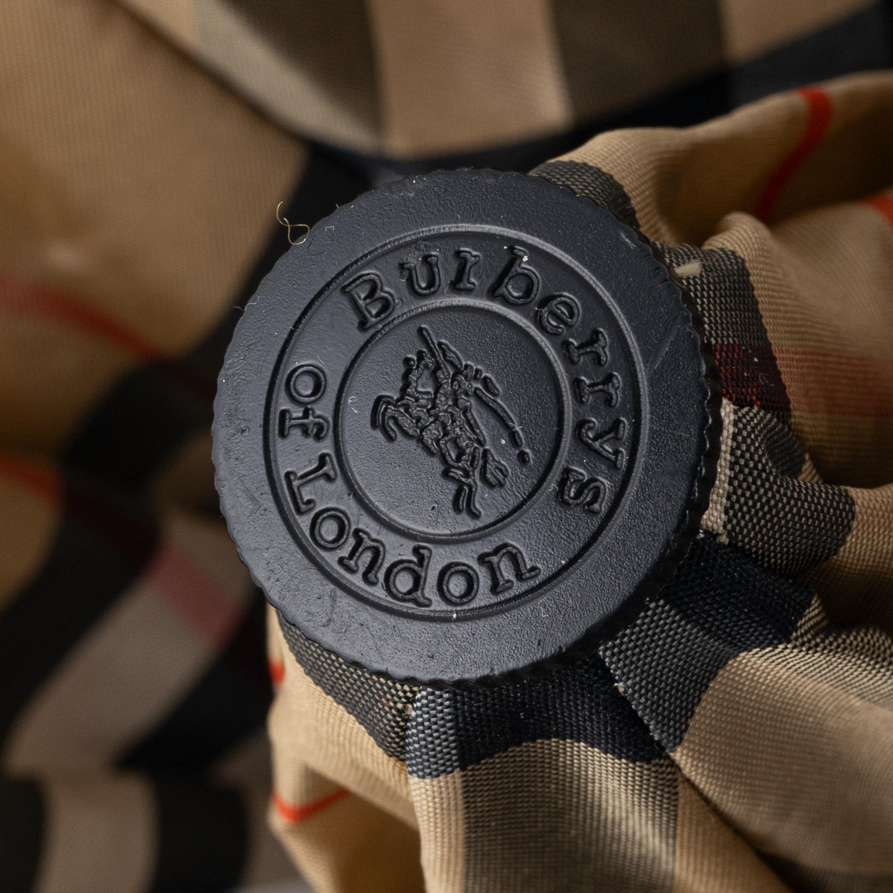 Burberry an umbrella. Bukowskis