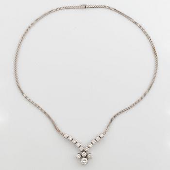 Collier 18K vitguld med runda briljantslipade diamanter total vikt ca 5.00 ct.