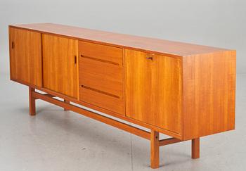 SIDEBOARD, Troeds, 1900-talets andra hälft.
