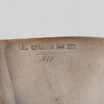 A leaf form silver bowl marked TW, Hopeakeskus, Hämeenlinna 1965. Weight 54 g.