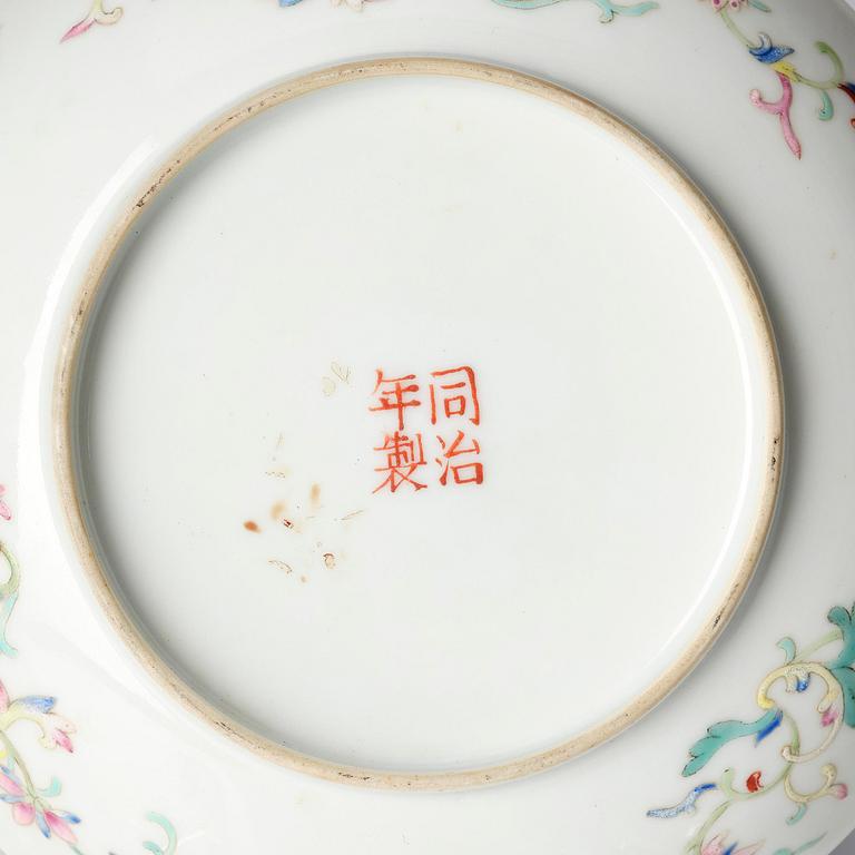 A pair of famille rose 'Bajiaxiang' dishes, Qing dynasty with a red Tongzhi mark.