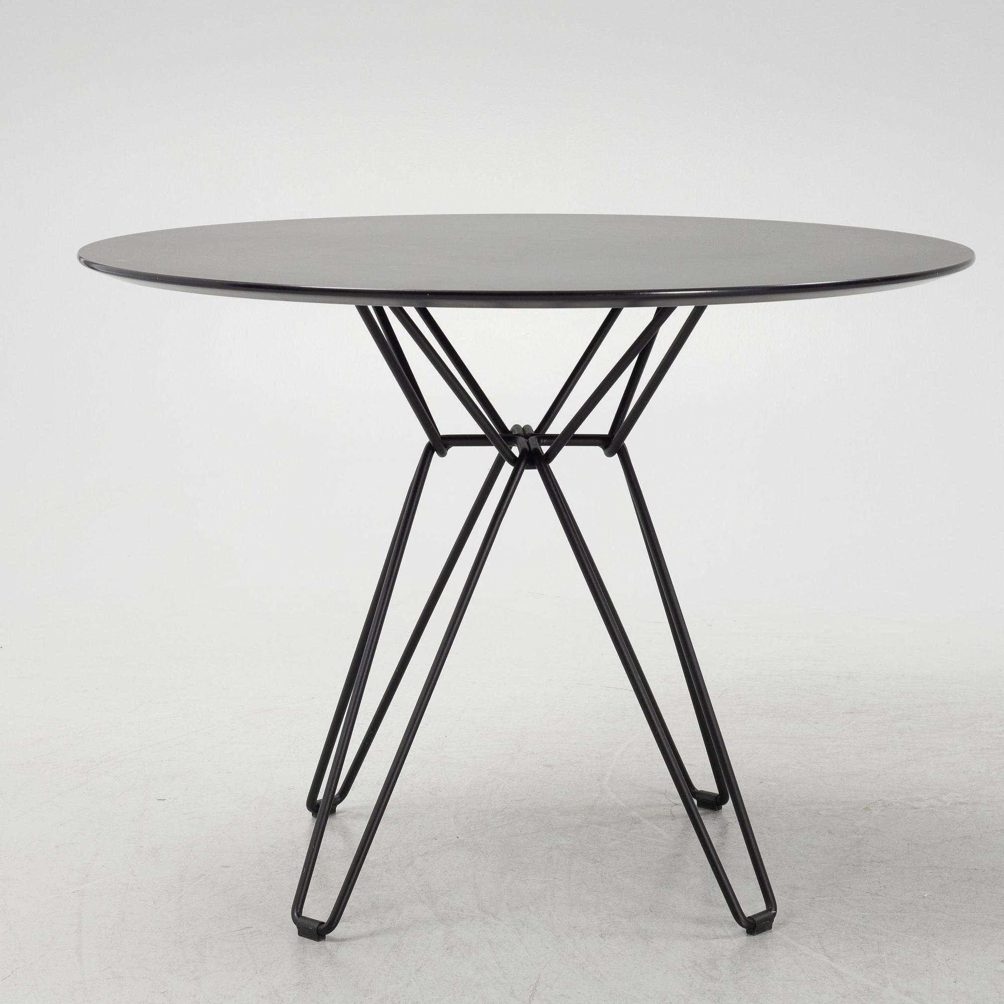 Massproduction, dining table.