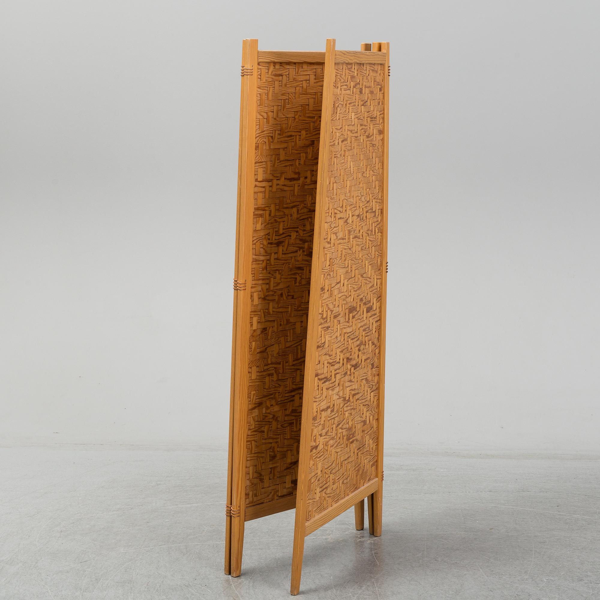 A 20th century wooden screen, three sections, Alberts Tibro.