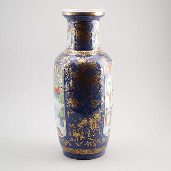 VAS,  porslin. Sen Qingdynasti (1644-1912).