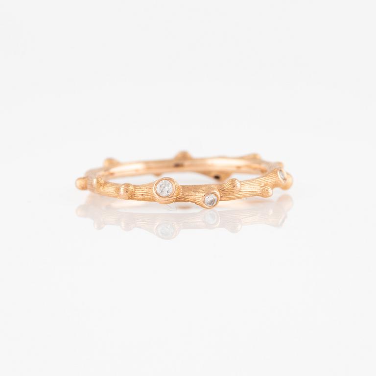 Ole Lynggaard, ring, "Nature", 18K gold with brilliant-cut diamonds.