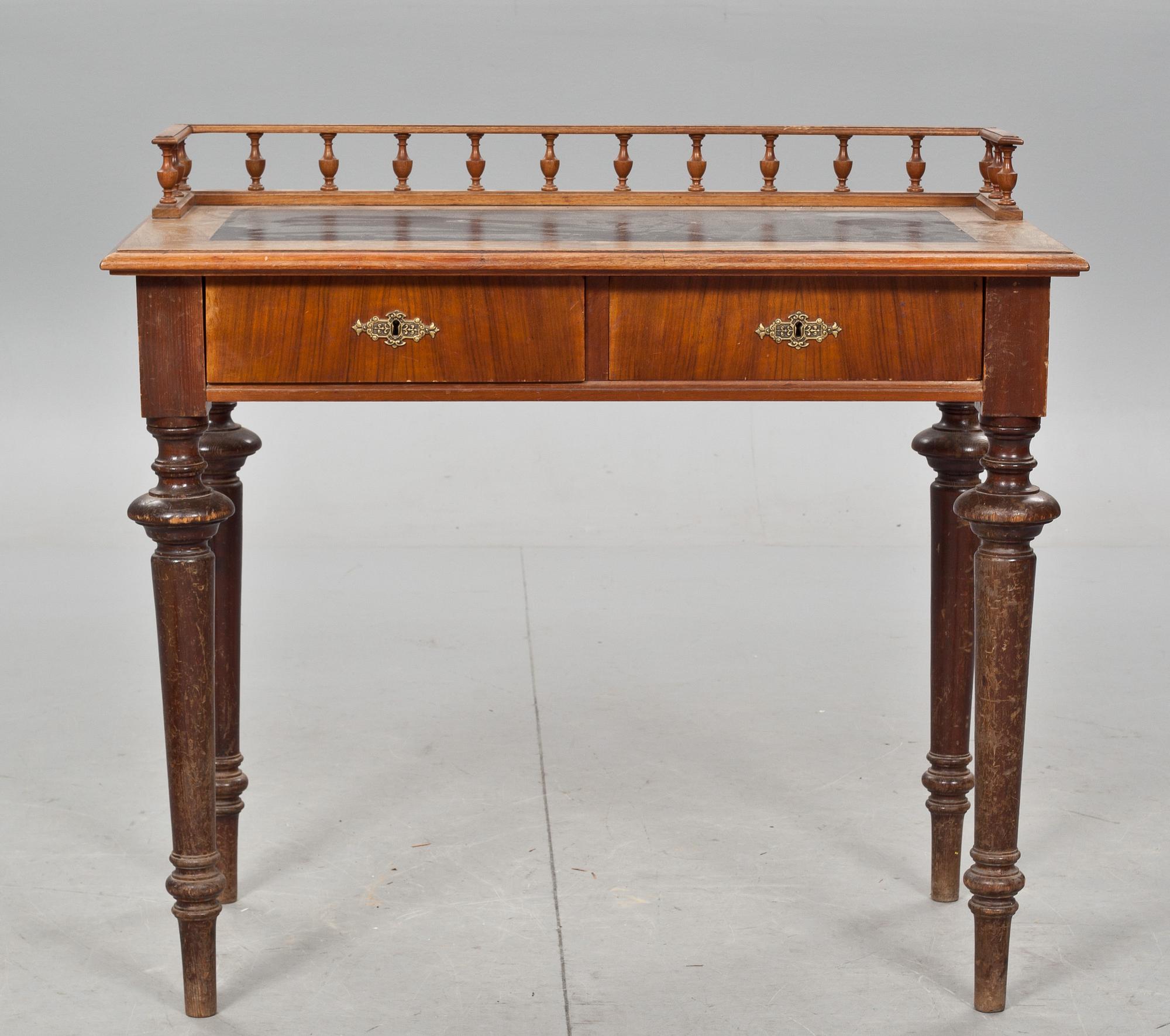 SKRIVBORD, nyrenässans. 1800-talets andra hälft.