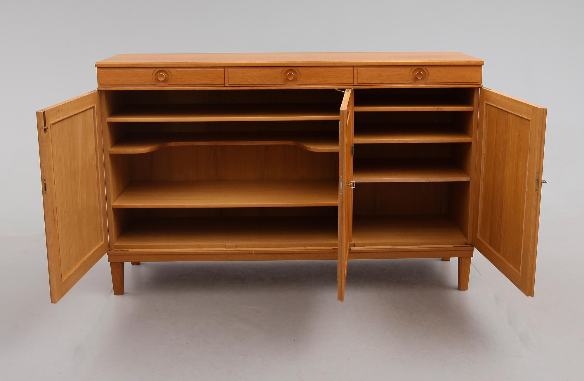 SIDEBOARD, "Herrgården", Carl Malmsten, Bodafors, 1900-talets andra hälft.